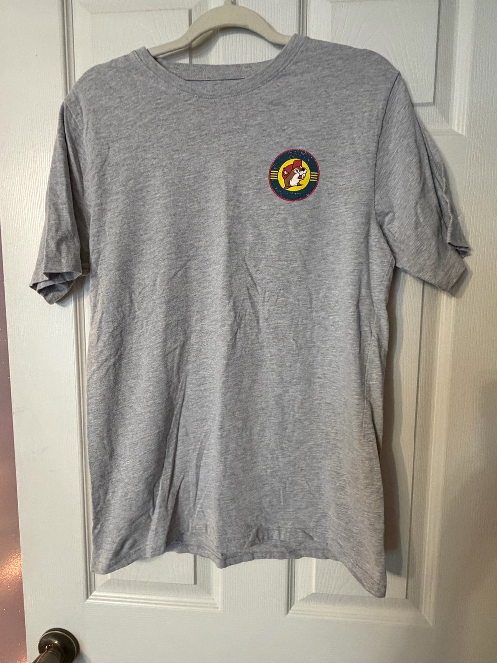 Buc-ee's Men’s Gray Crew Neck Short Sleeve Graphic T-Shirt Gasoline 82 Size M